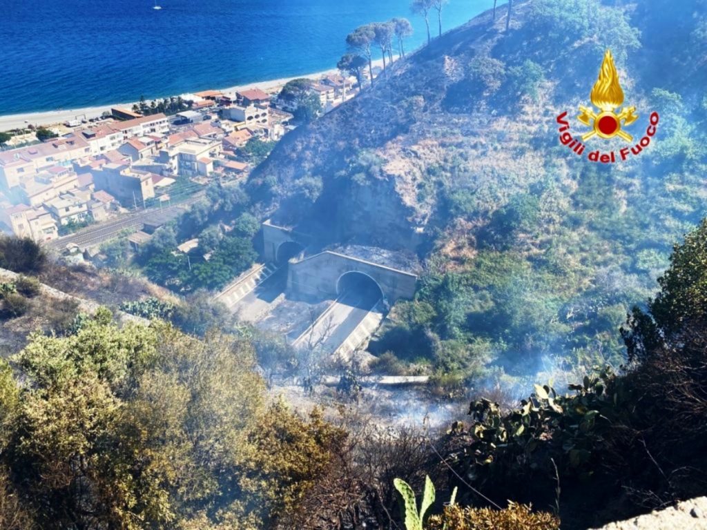 incendio messina