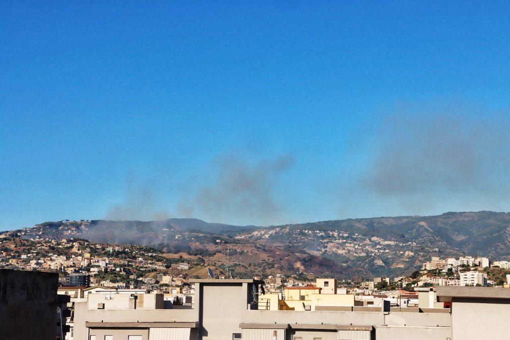 incendio reggio calabria