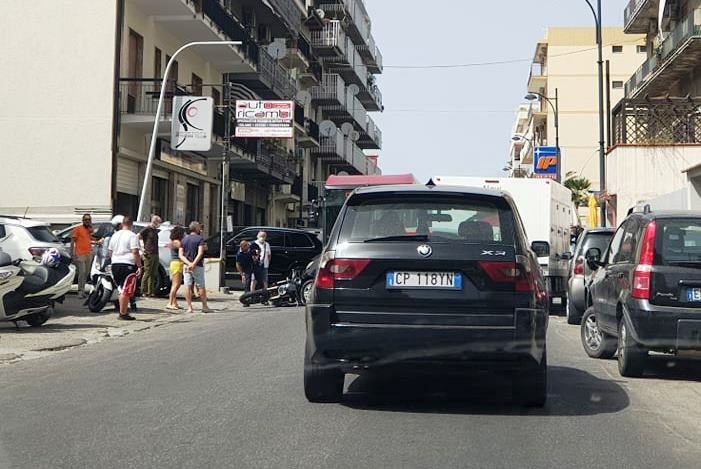 Reggio Calabria, incidente in Via Nazionale Pentimele: scooter a terra ...
