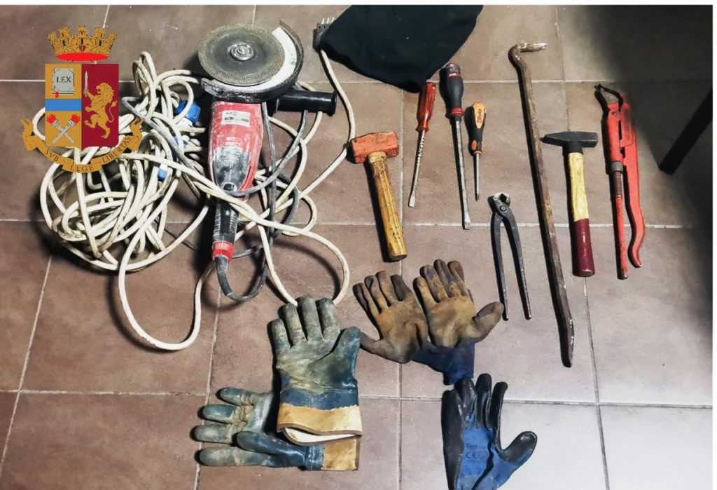 materiale isola ecologica di Pistunina