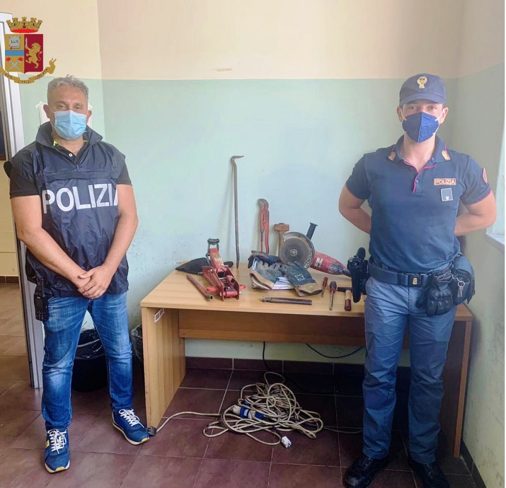 materiale isola ecologica di Pistunina