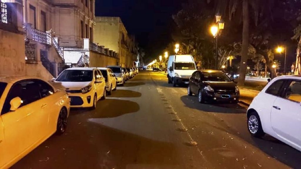 parcheggio selvaggio isola pedonale reggio calabria