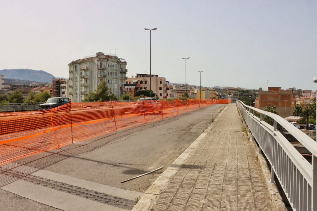 ponte sant'anna caduta calcinacci