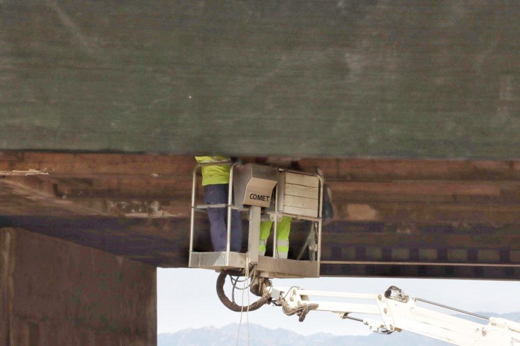 ponte sant'anna caduta calcinacci