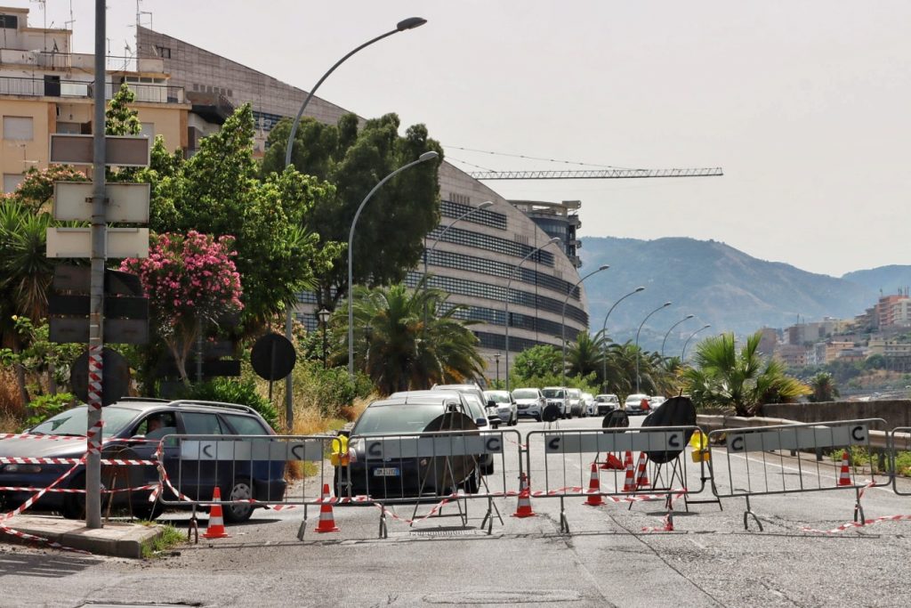 ponte sant'anna caduta calcinacci
