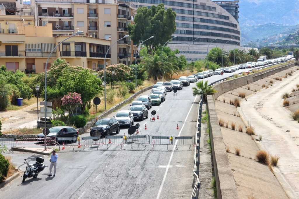 ponte sant'anna caduta calcinacci