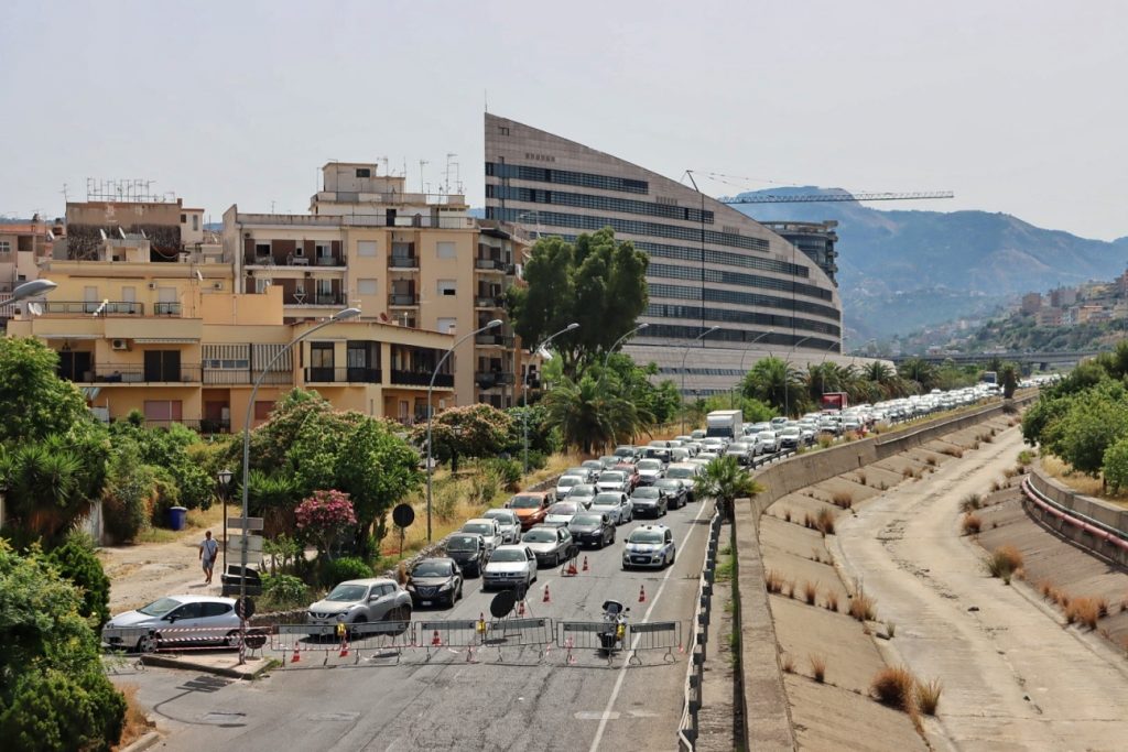 ponte sant'anna crollo calcinacci
