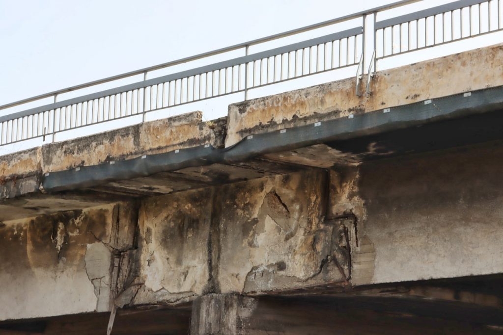 ponte sant'anna crollo calcinacci
