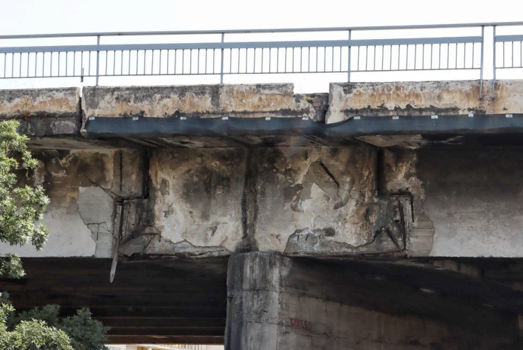 ponte sant'anna crollo calcinacci