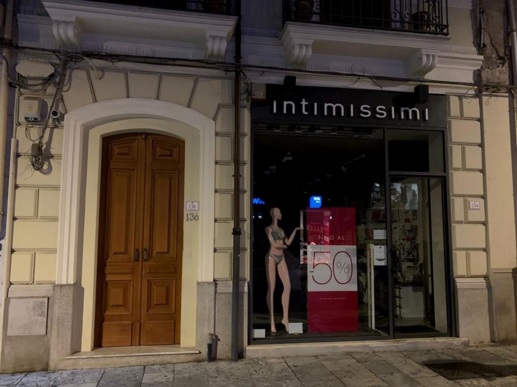 reggio calabria vetrine corso garibaldi 14 luglio 2021 (12)