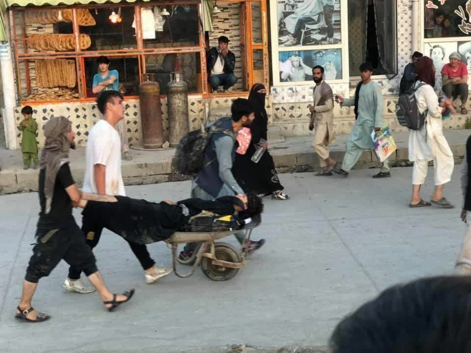 attacco kamikaze all'aeroporto di Kabul