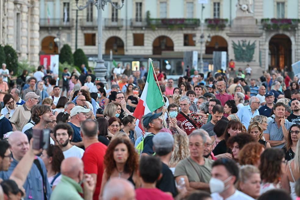 proteste a torino contro il green pass