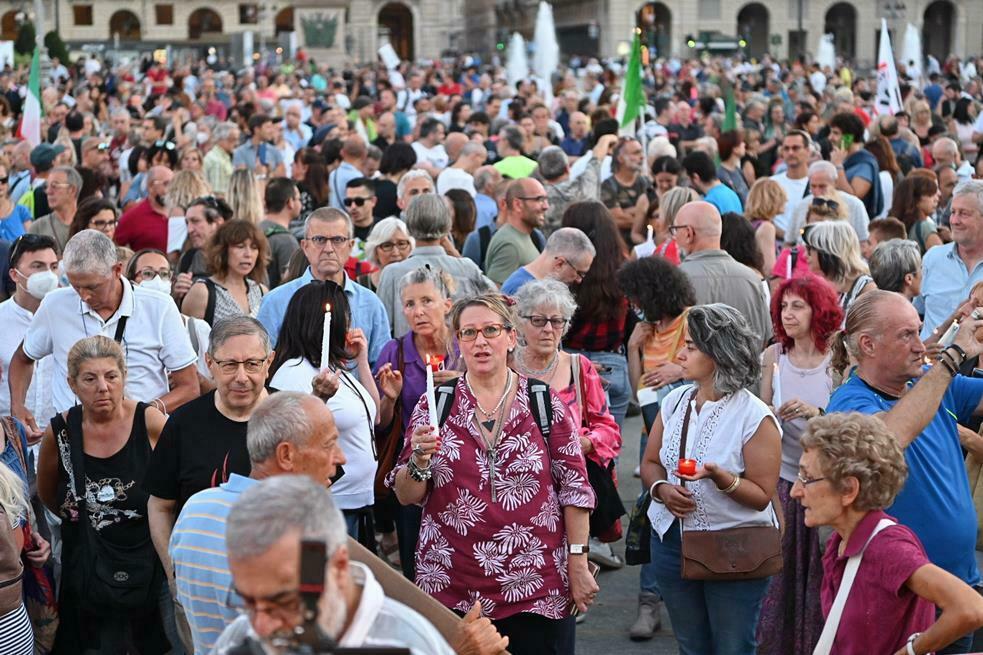 proteste a torino contro il green pass