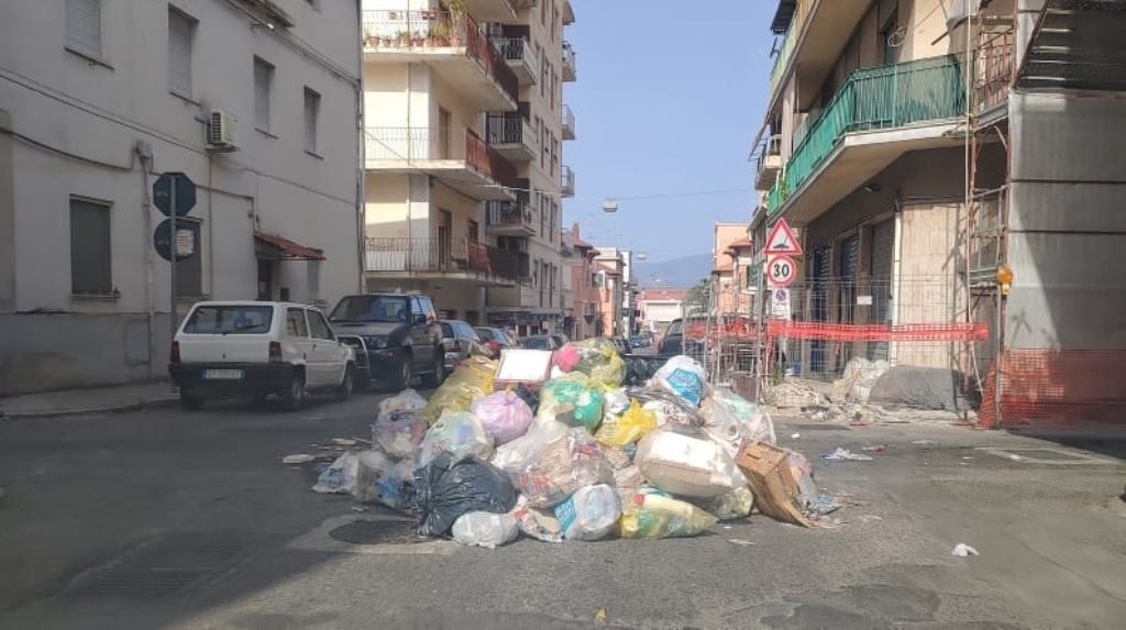 spazzatura in strada
