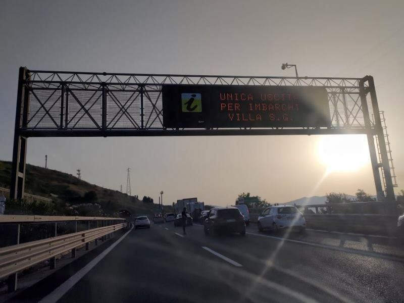 traffico per traghetti villa san giovanni