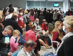 Passeggeri in attesa a lamezia