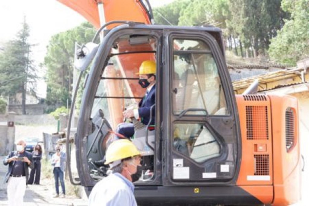 Abbattimento baracche messina