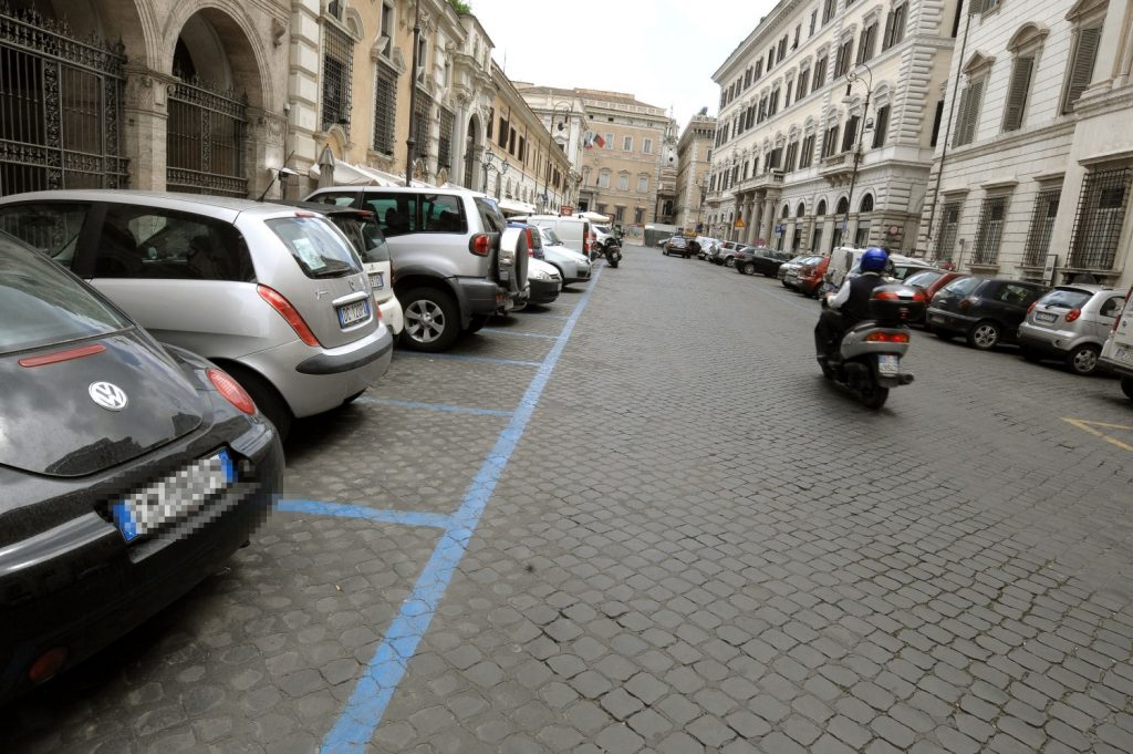 parcheggi strisce blu a roma