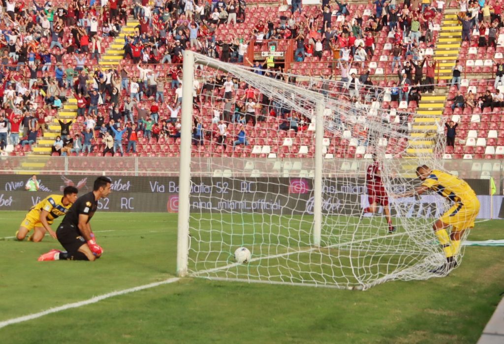 Reggina-Parma buffon gol menez
