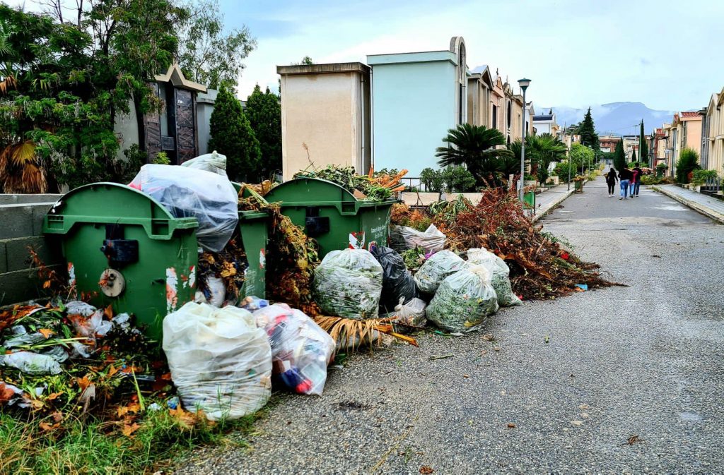 degrado cimiteri reggio calabria