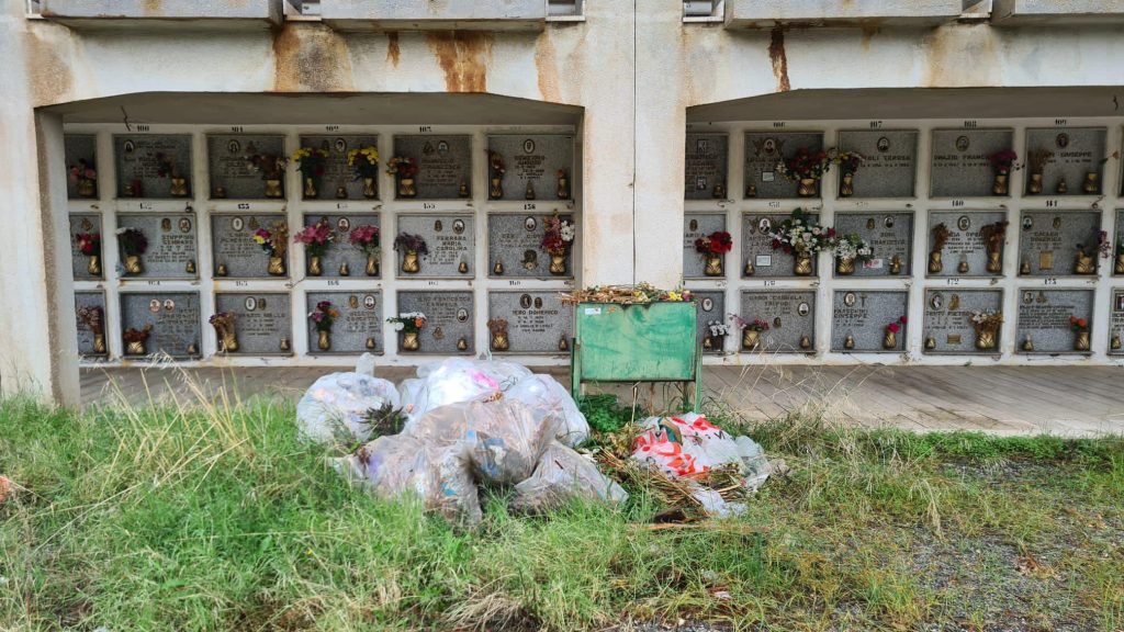 degrado cimiteri reggio calabria