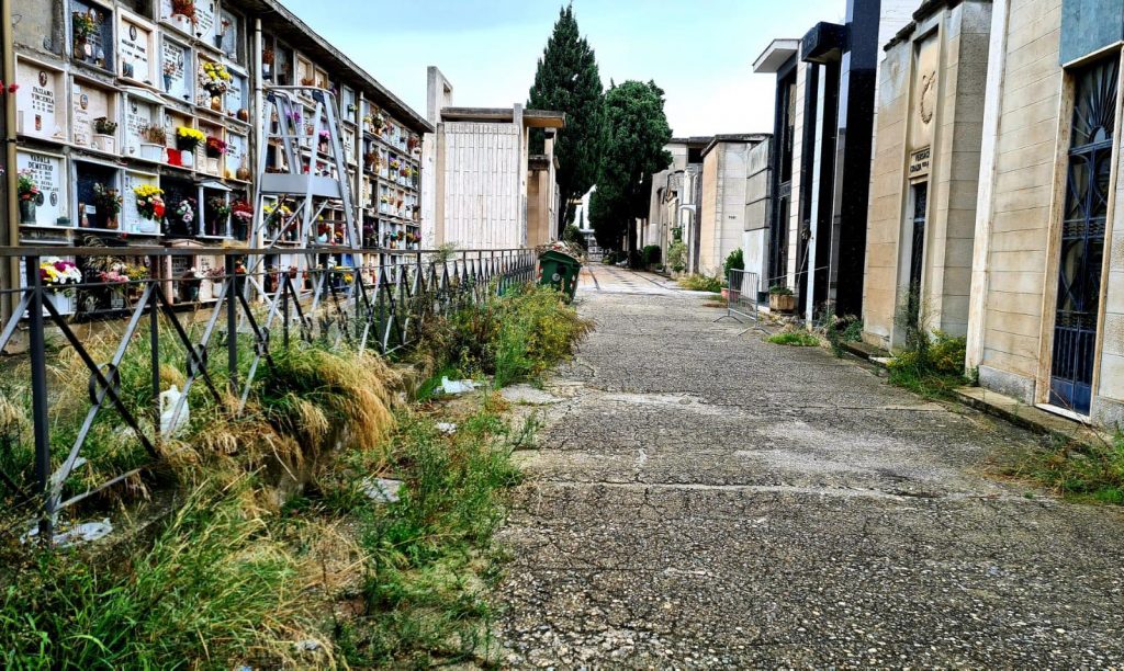degrado cimiteri reggio calabria