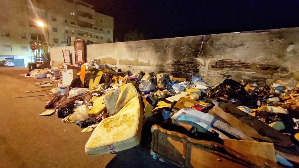 incendio rifiuti ciccarello