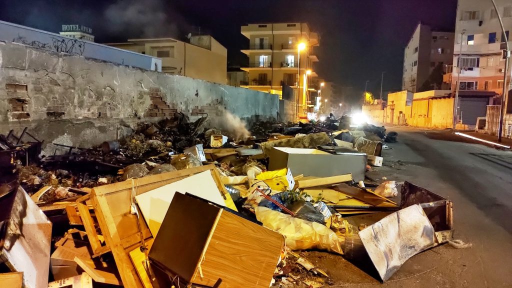 incendio rifiuti ciccarello