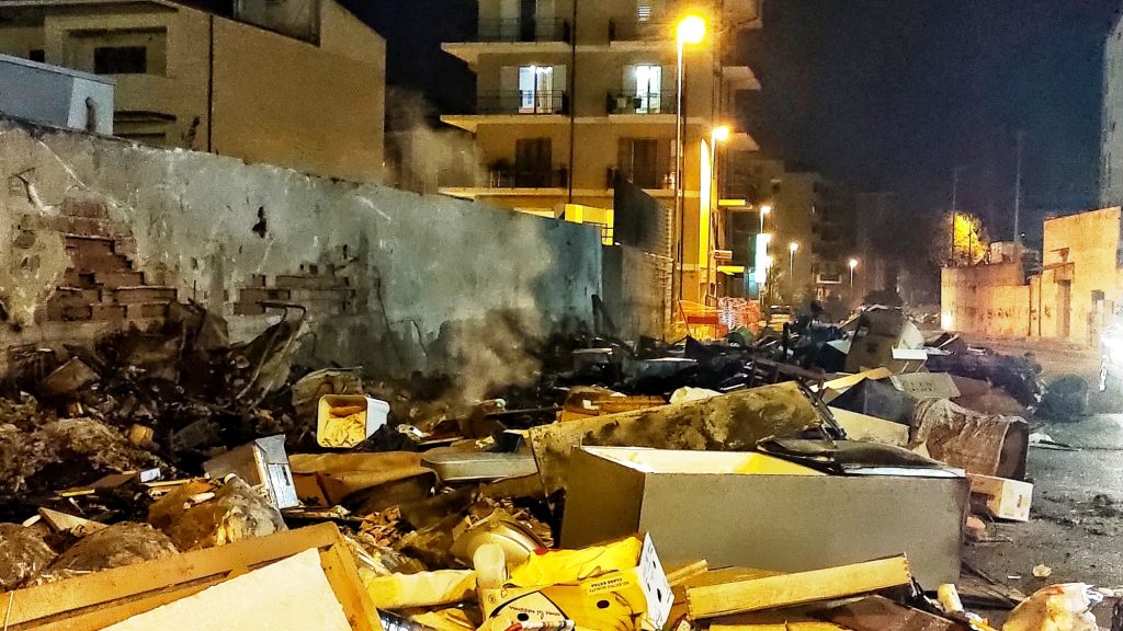 incendio rifiuti ciccarello