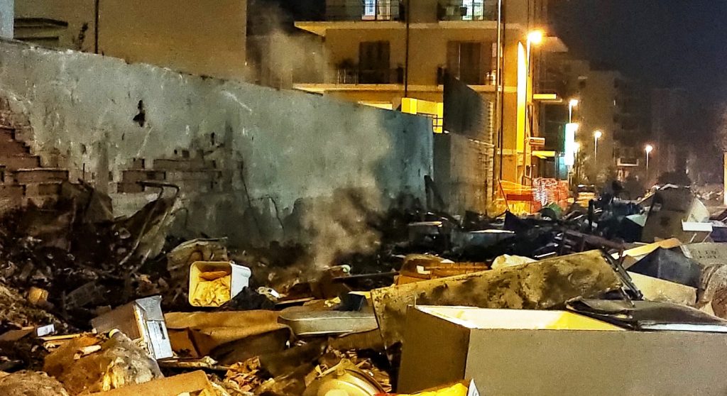 incendio rifiuti ciccarello