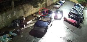 messina scarica rifiuti in strada