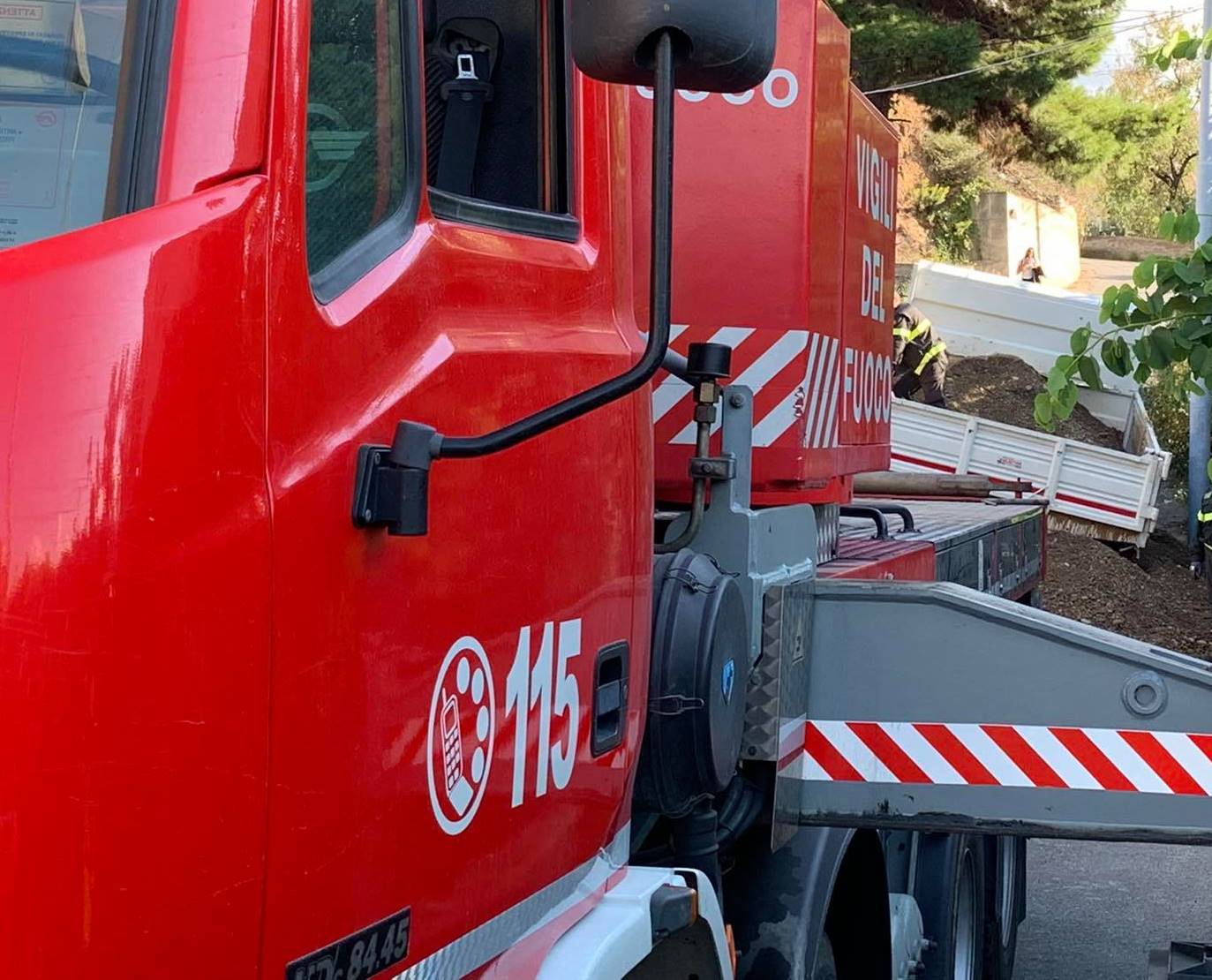 vigili del fuoco polizia municipale strada chiusa contrada saracinello (5)