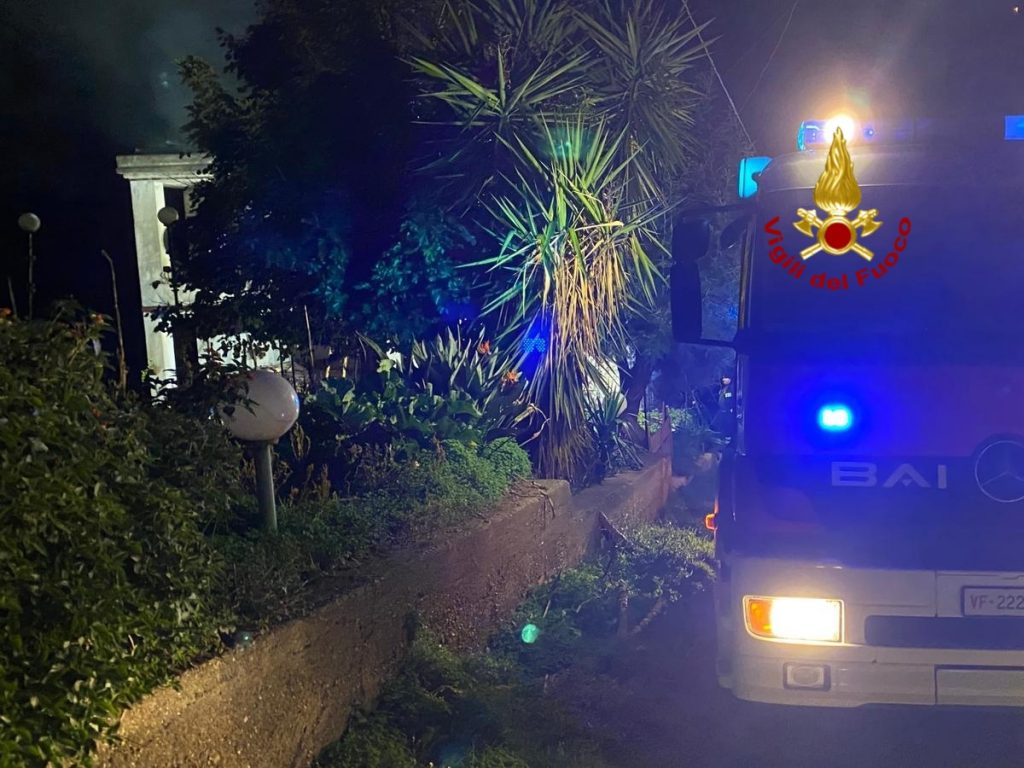 Incendio casa naso