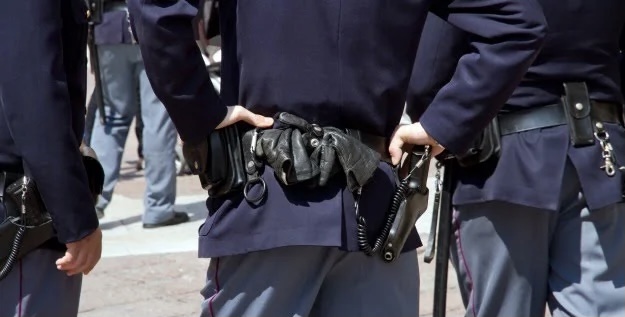 polizia pistola ordinanza