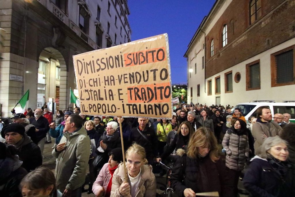 proteste no green pass milano