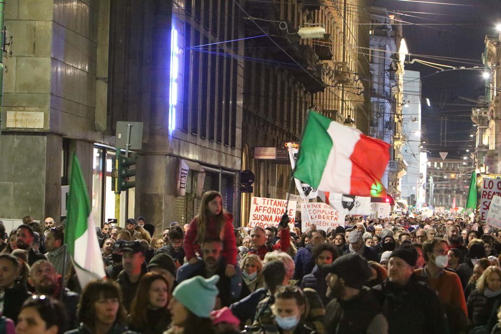 proteste no green pass milano