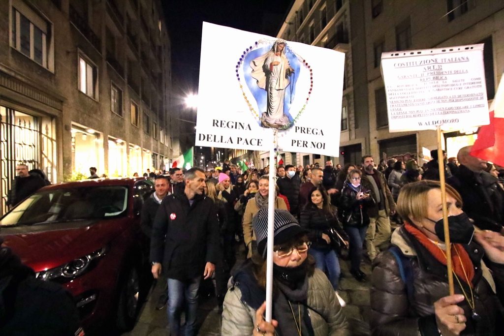 proteste no green pass milano