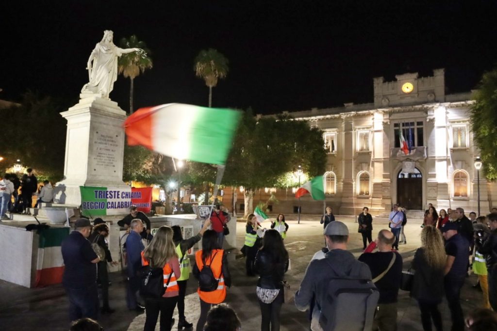 proteste no green pass piazza italia reggio calabria