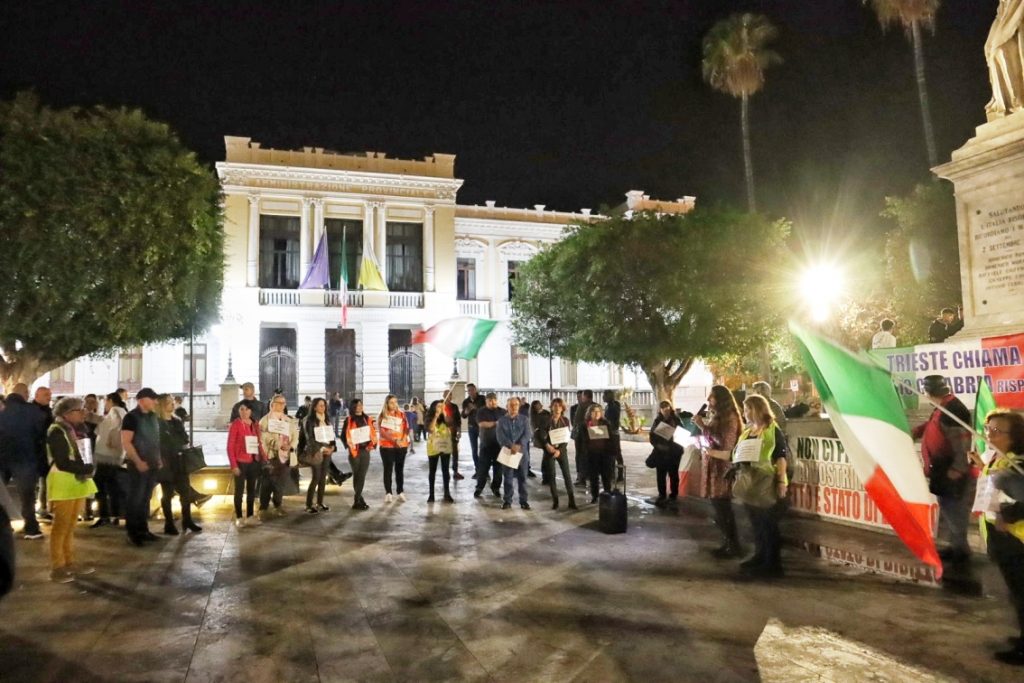 proteste no green pass piazza italia reggio calabria