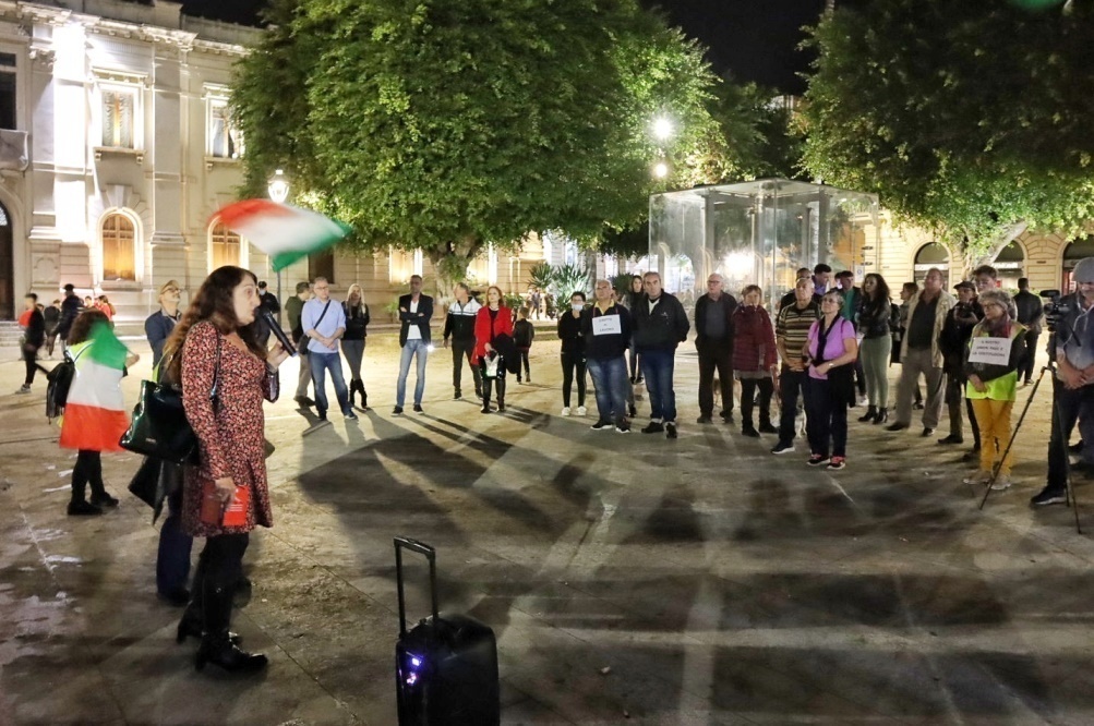 proteste no green pass piazza italia reggio calabria
