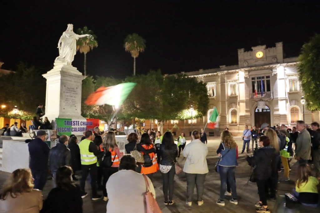 proteste no green pass piazza italia reggio calabria