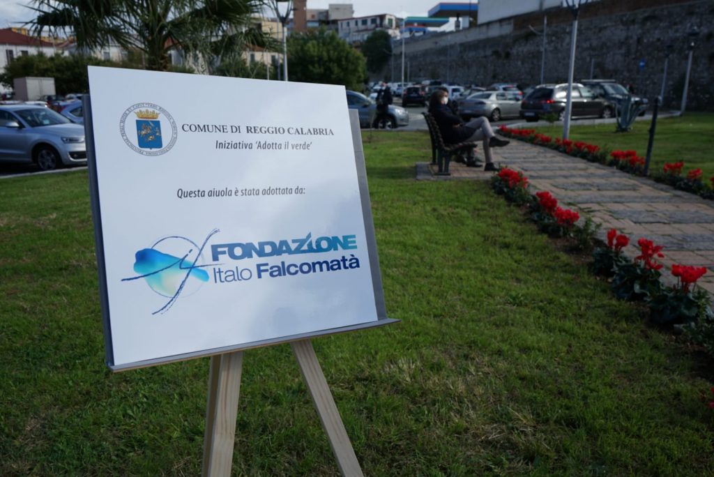 Falcomatà-aiuola di piazza Canonico