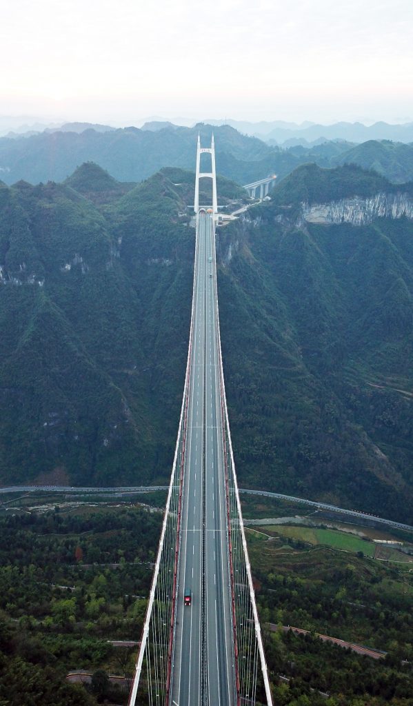 Ponte sospeso di Aizhai in Cina