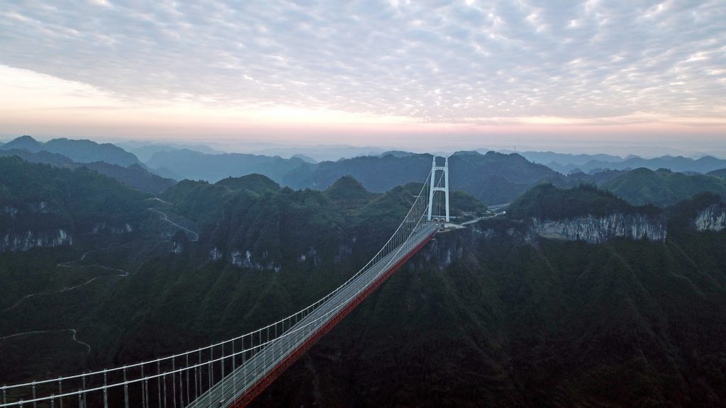 Ponte sospeso di Aizhai in Cina
