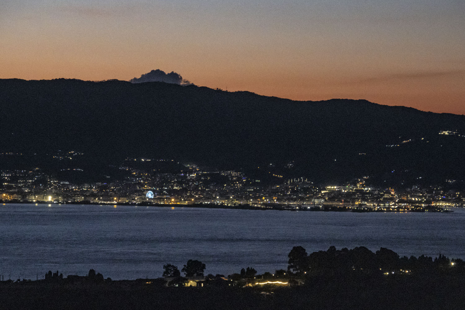 Stretto di Messina al tramonto