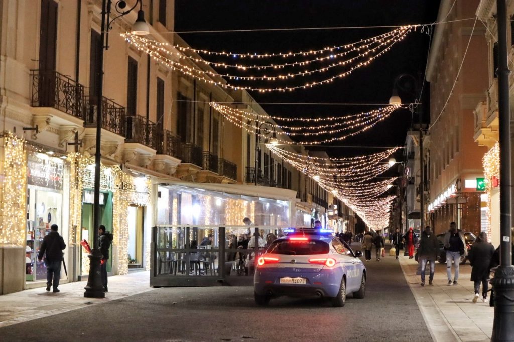 luminarie e mercatini natale corso garibaldi polizia
