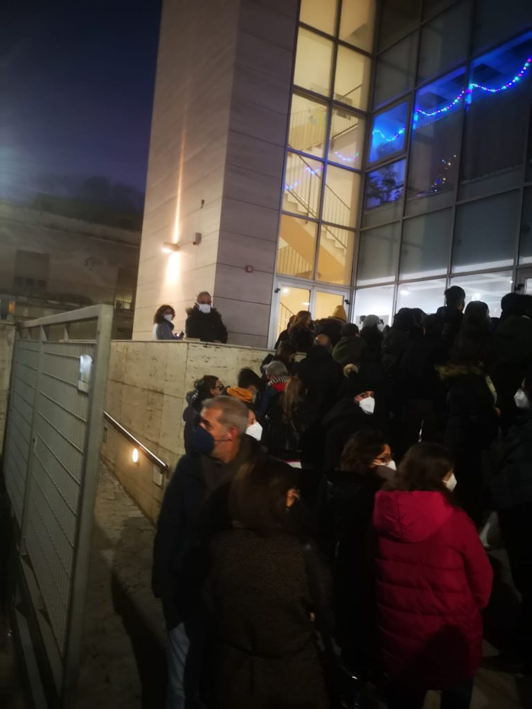 Caos Centro Vaccinale di Pellaro