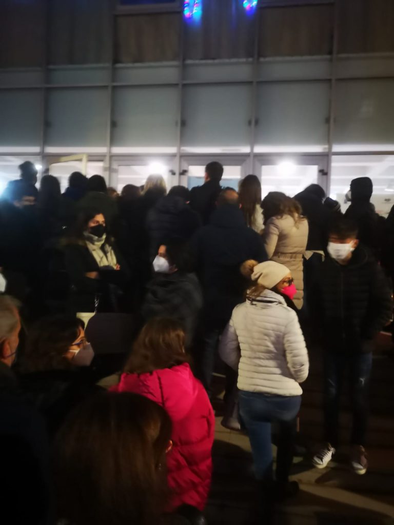 Caos Centro Vaccinale di Pellaro