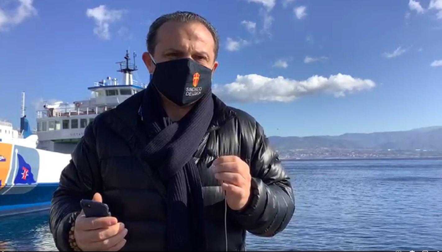 sindaco de luca blocca stretto di messina