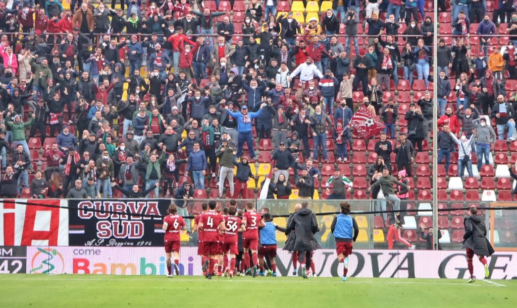 Reggina-Crotone esultanza gol Montalto Curva Sud tifosi Granillo
